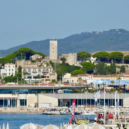 Modest One Bedroom Διαμέρισμα *