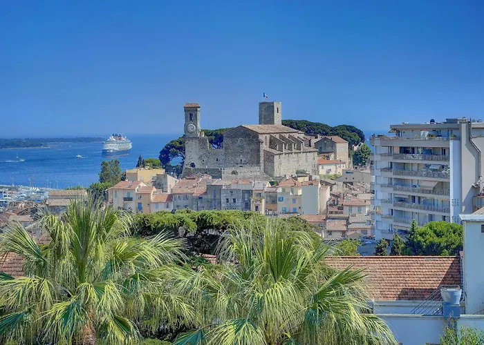 Modest One Bedroom Lägenhet Cannes